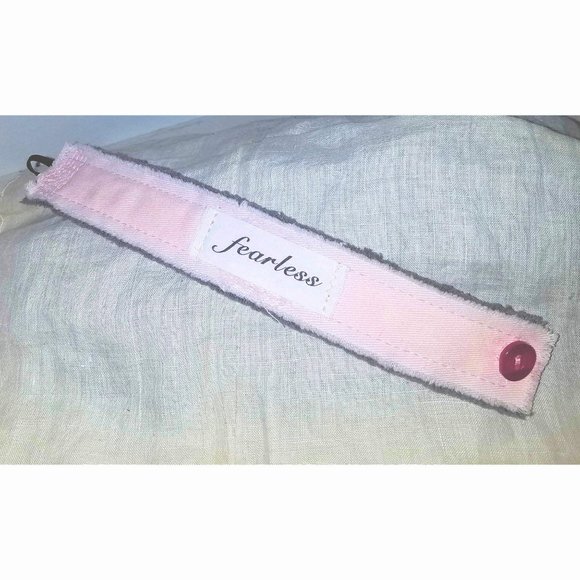 Fearless Bracelet Taylor Swift Gift No Fear Motivational Inspirational Message - Picture 11 of 11